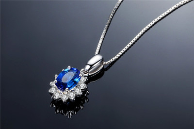 佐卡伊珠寶 白18K金0.7克拉藍(lán)寶石定制鉆石項(xiàng)鏈的藝術(shù)魅力