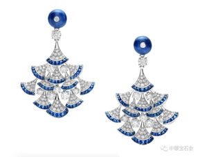 搖曳靈動(dòng) 扇形珠寶與眼鏡的優(yōu)雅交響